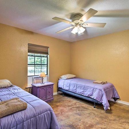 Texas Cabin On 130 Acres Walk To Lake Ray Roberts Collinsville Buitenkant foto