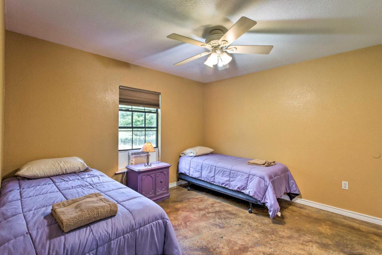 Texas Cabin On 130 Acres Walk To Lake Ray Roberts Collinsville Buitenkant foto