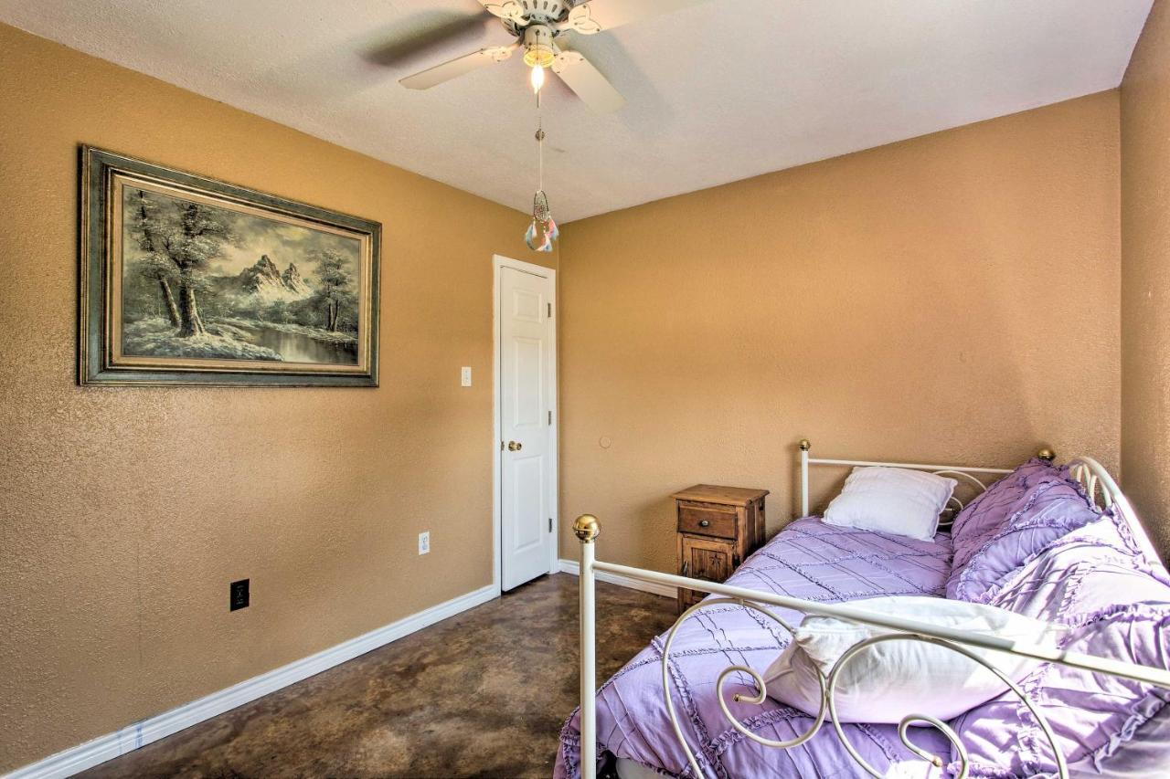 Texas Cabin On 130 Acres Walk To Lake Ray Roberts Collinsville Buitenkant foto