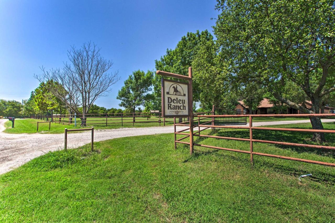 Texas Cabin On 130 Acres Walk To Lake Ray Roberts Collinsville Buitenkant foto