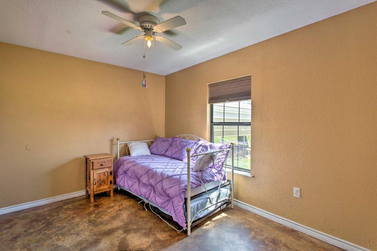 Texas Cabin On 130 Acres Walk To Lake Ray Roberts Collinsville Buitenkant foto