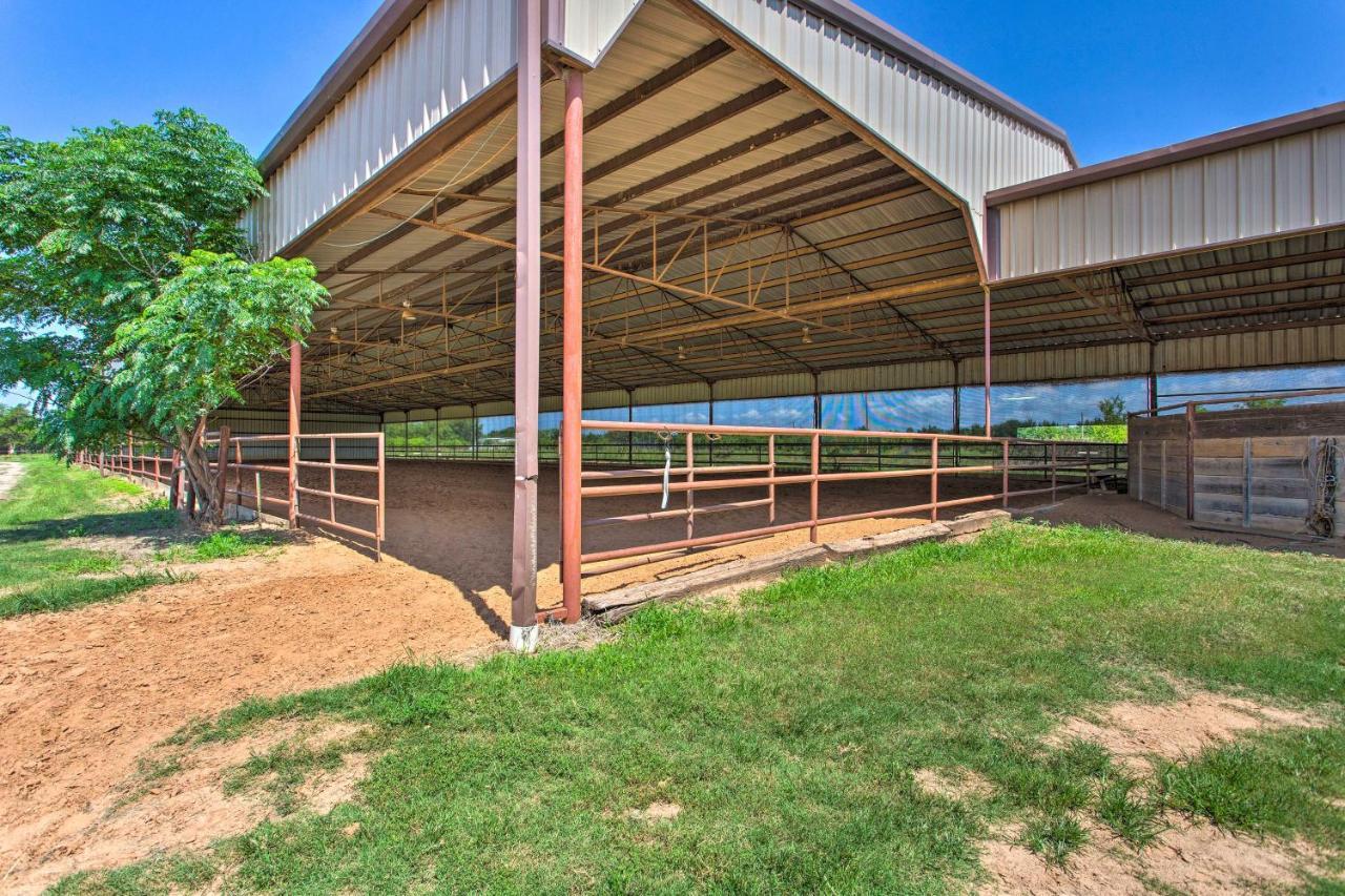 Texas Cabin On 130 Acres Walk To Lake Ray Roberts Collinsville Buitenkant foto